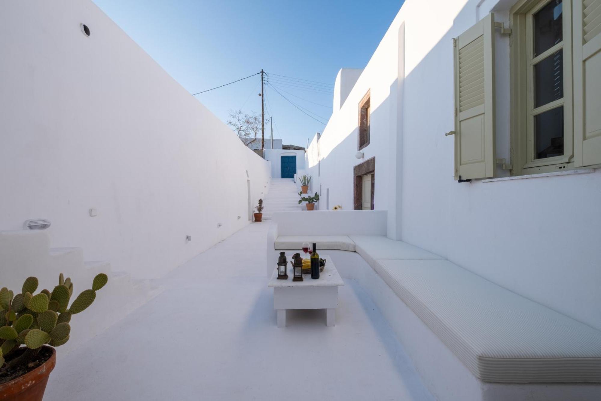 Art Canava Luxury Villas Fira  Exterior photo